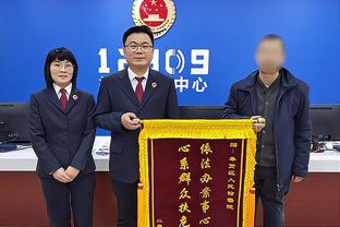 队长卢卡库社媒晒比利时首发合照：很高兴再次与兄弟们并肩作战