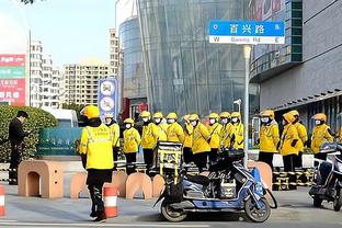 范弗里特：NBA有很多赢球方法 我们正在不断学习掌握这些